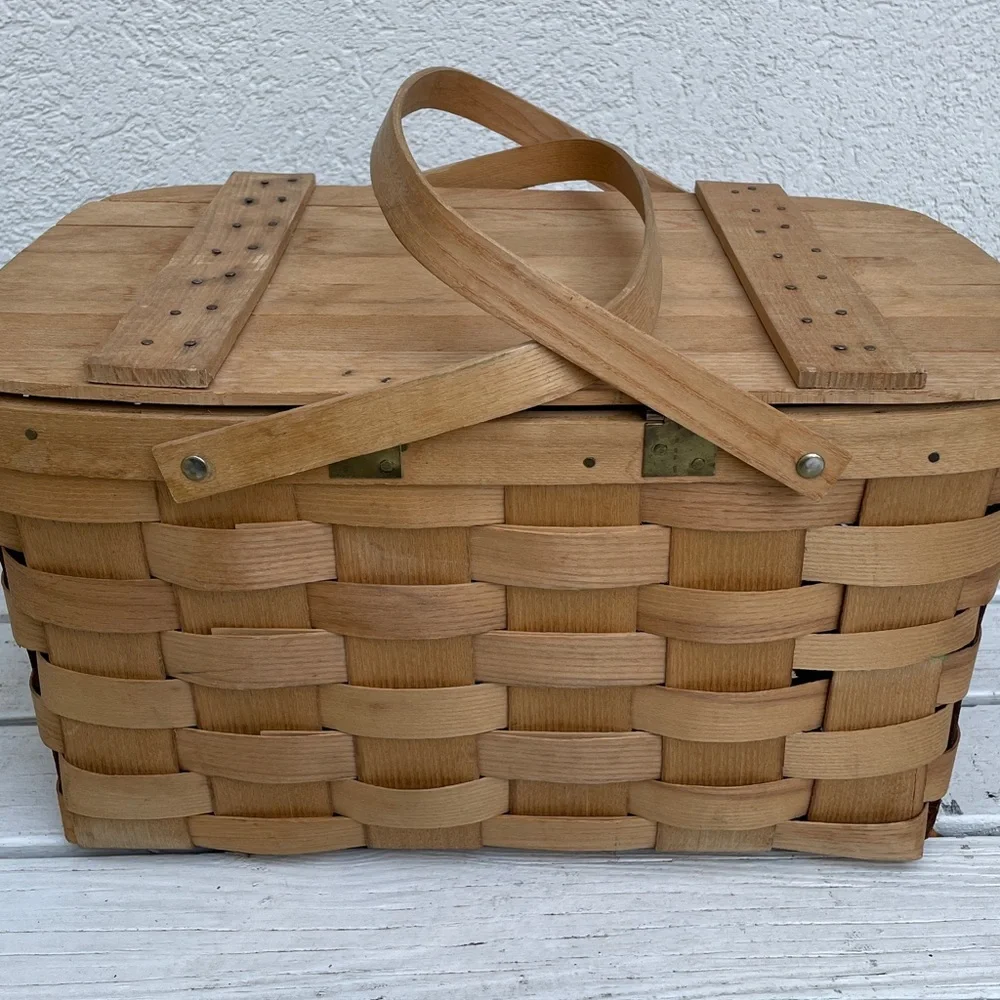 Vintage Basketville Pitney Vermont Picnic Basket
